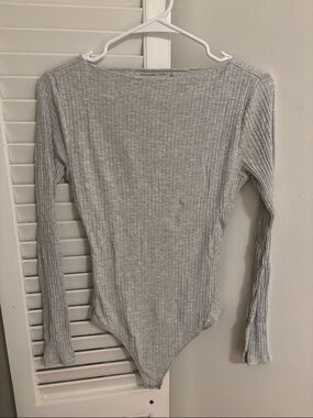 Abercrombie & Fitch Light Gray Ribbed Long-Sleeve Bodysuit